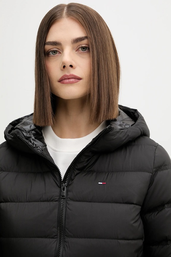 Μπουφάν με επένδυση από πούπουλα Tommy Jeans DW0DW21617 μαύρο