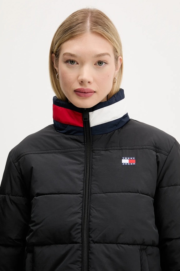 Μπουφάν Tommy Jeans μαύρο DW0DW21621