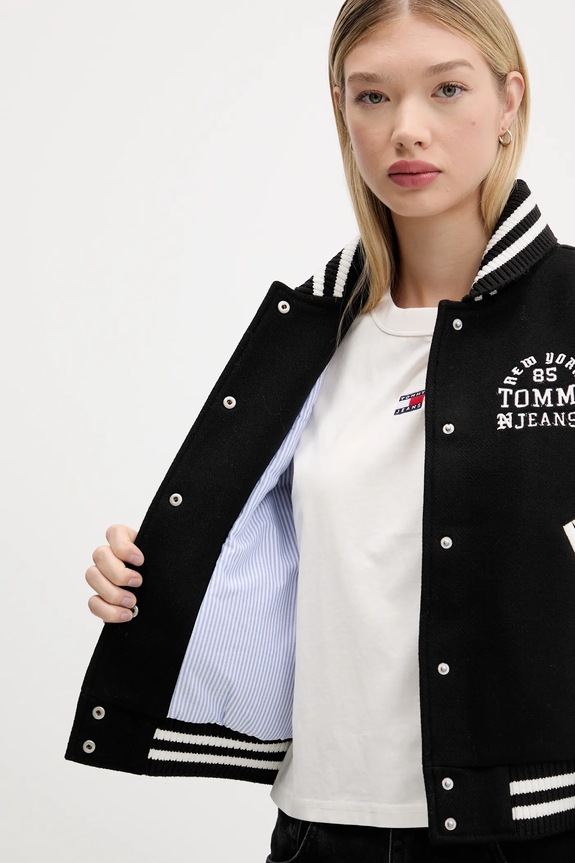 Jakna bomber s vunom Tommy Jeans DW0DW21628