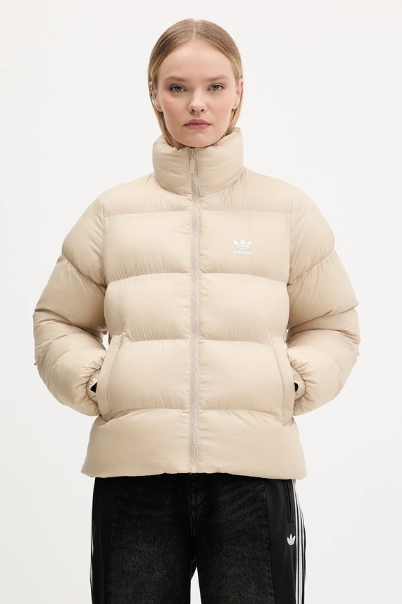 Jakna adidas Originals Short Puffer s toplom postavom bež JX2947