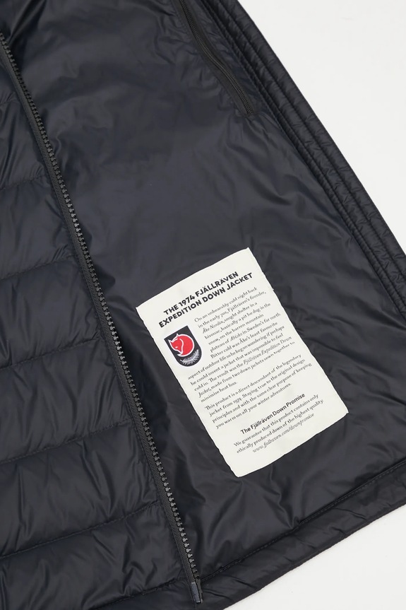 Пухено яке Fjallraven Expedition F86122 черен