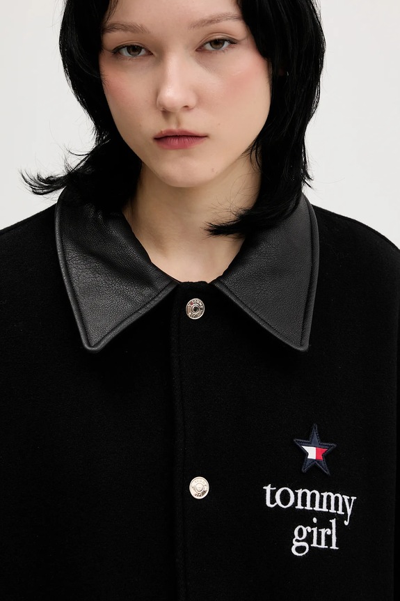 Μπουφάν με προσθήκη μάλλινου υφάσματος Tommy Jeans μαύρο DN0DN00093