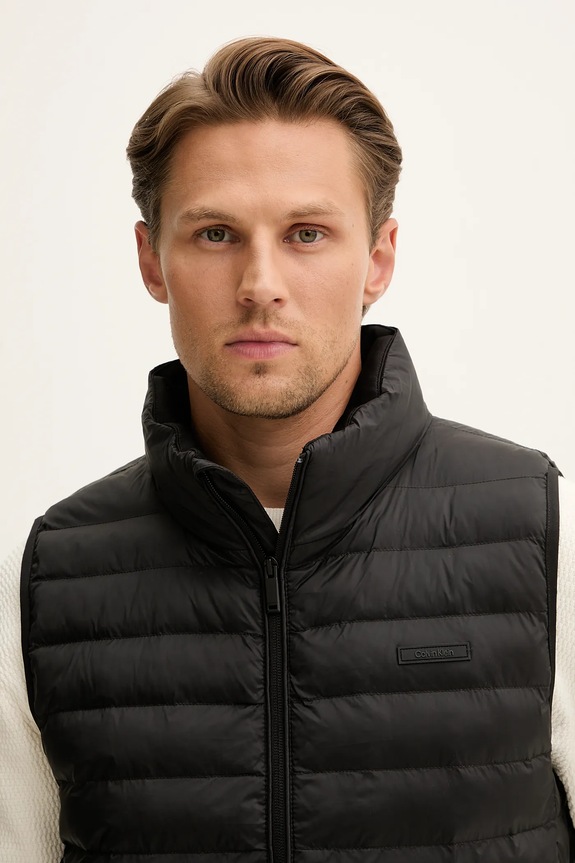 Αμάνικο μπουφάν Calvin Klein LV04LC509G μαύρο