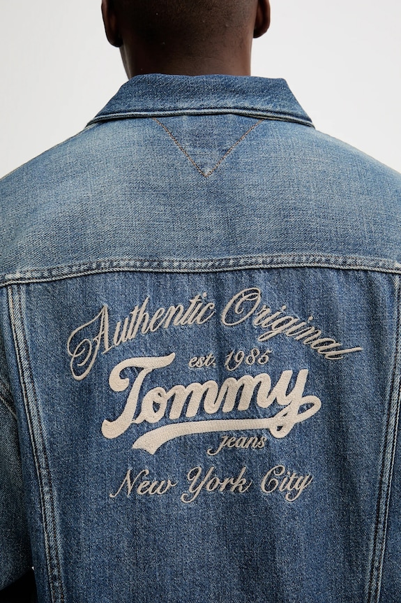 Tommy Jeans kurtka jeansowa DM0DM21724 niebieski