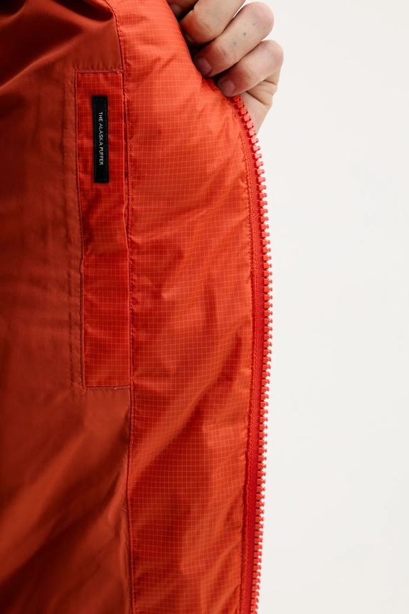 Μπουφάν με επένδυση από πούπουλα Tommy Jeans DM0DM22036