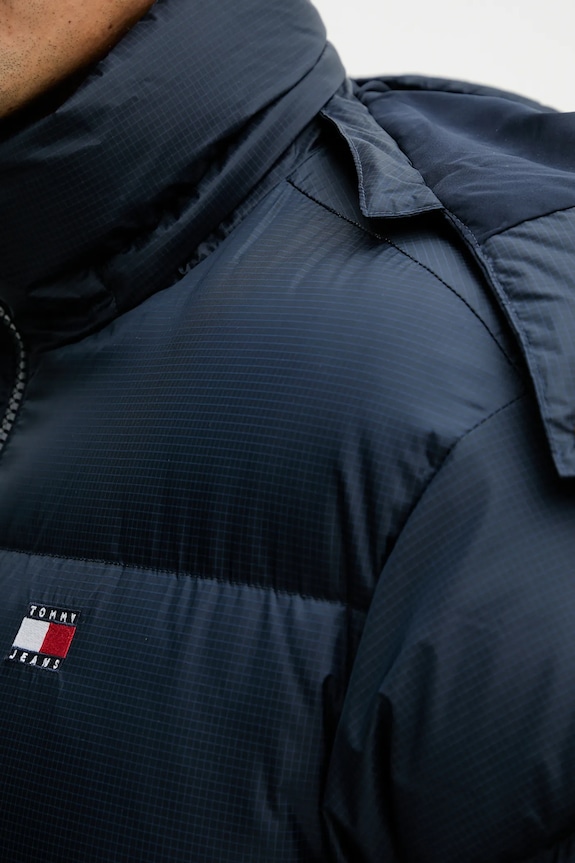 Μπουφάν με επένδυση από πούπουλα Tommy Jeans DM0DM22036 σκούρο μπλε