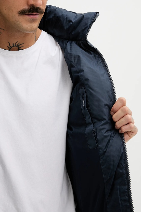 Μπουφάν με επένδυση από πούπουλα Tommy Jeans DM0DM22036