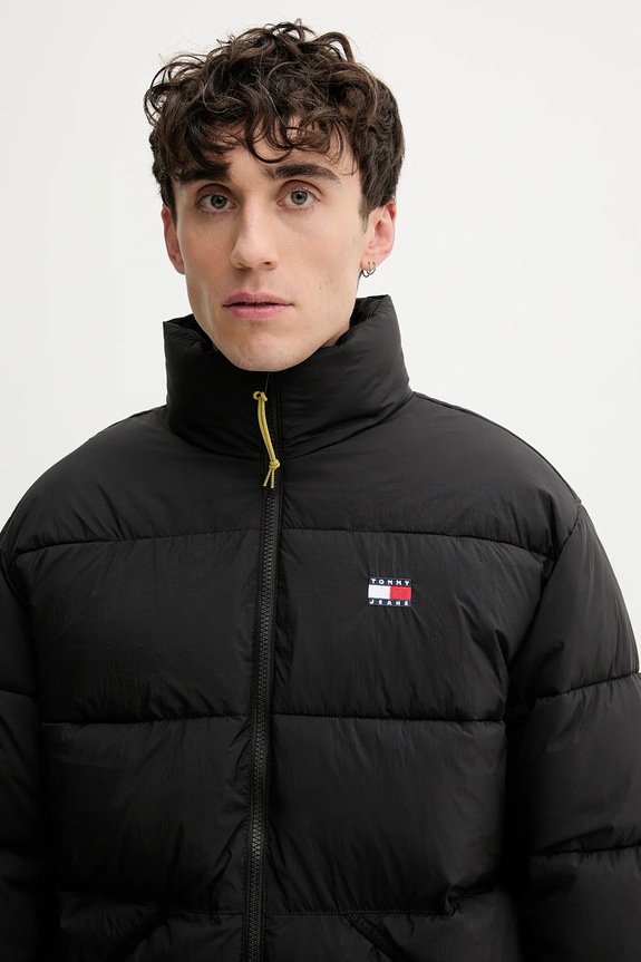 Μπουφάν Tommy Jeans μαύρο DM0DM22040