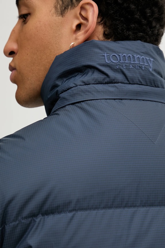 Tommy Jeans bezrękawnik puchowy DM0DM22068 granatowy