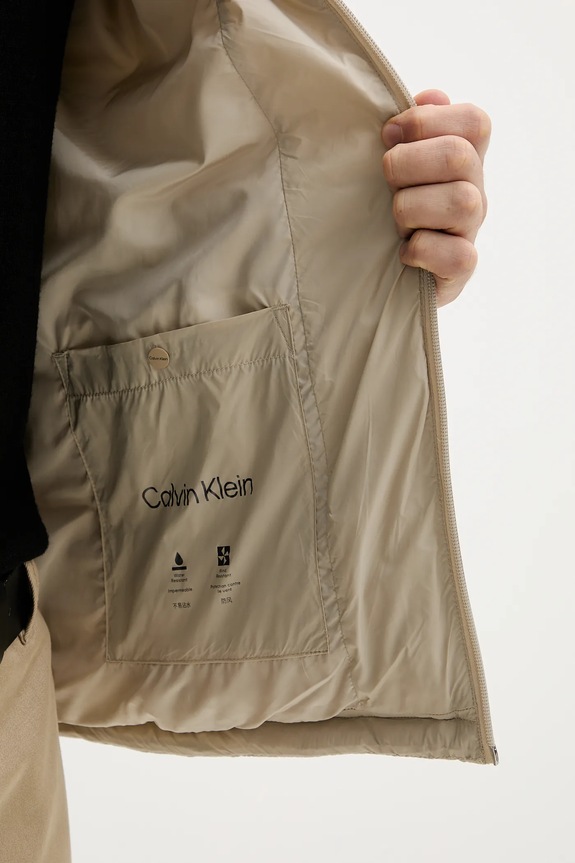 Calvin Klein geacă de puf LV04LD529G