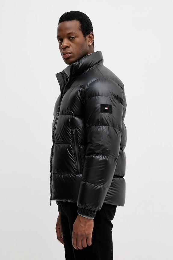 Μπουφάν με επένδυση από πούπουλα Tommy Hilfiger μαύρο MW0MW40617