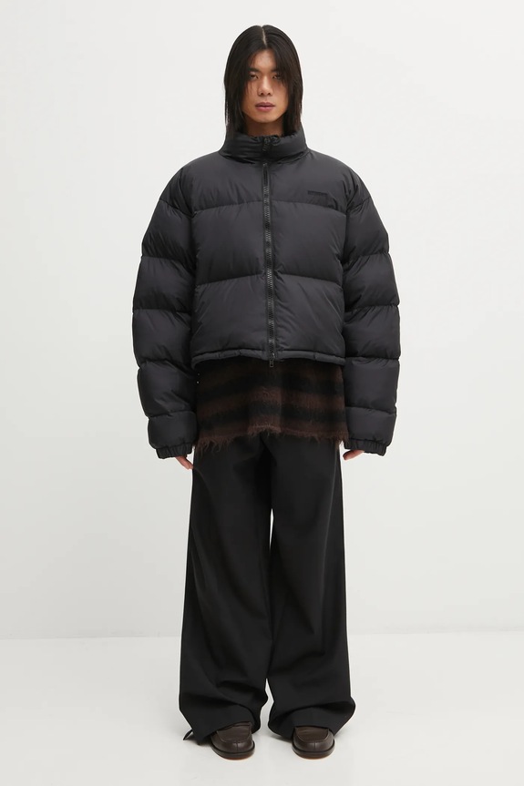 Páperová bunda VETEMENTS Double Logo Boxy Puffer UH76PU220BB