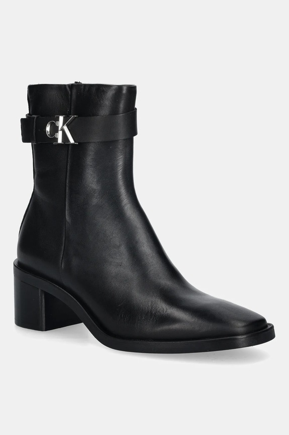 Kožené členkové topánky Calvin Klein BLOCK HEEL BOOT W/ METAL LOGO usňová koža čierna HW0HW02591