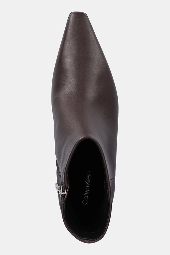 Calvin Klein botki skórzane SET BACK KITTEN HEEL ANKLE BOOT brązowy HW0HW02811
