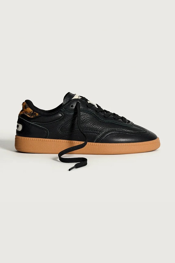 Hoff sneakersy skórzane ALLEY BLACK WOMAN skóra zamszowa czarny 22562002