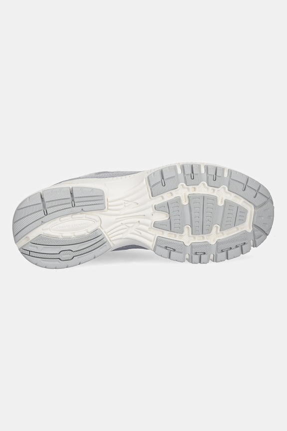 Armani Exchange sneakersy XW001628.AF17453.MZ127 srebrny