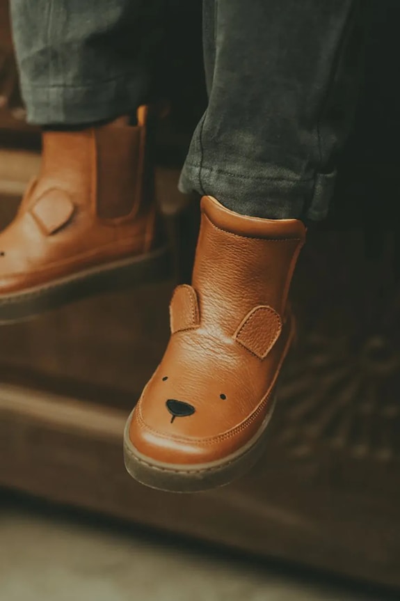Детские кожаные зимние ботинки Donsje Thuru Classic Boots Bear 2023802.22.28 коричневый