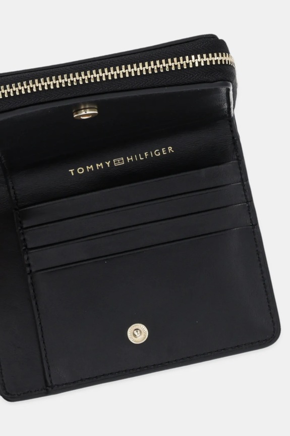 Kožená peňaženka Tommy Hilfiger AW0AW17499 čierna