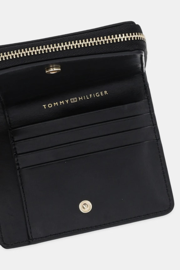 Kožená peňaženka Tommy Hilfiger AW0AW17499 čierna