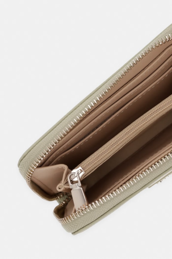 Doplnky Guess peňaženka dámska z imitácie kože LAUREL SWBG74.59140 zelená