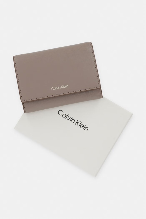 Akcesoria Calvin Klein portfel damski z imitacji skóry LV04F1117G beżowy