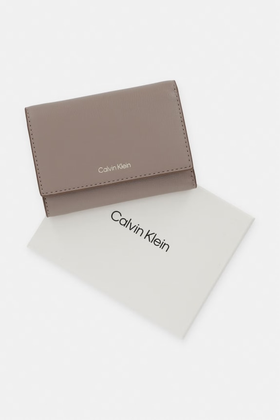Akcesoria Calvin Klein portfel damski z imitacji skóry LV04F1117G beżowy
