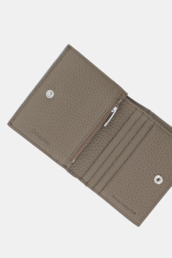 Kožni novčanik Calvin Klein smeđa LV04D1029G