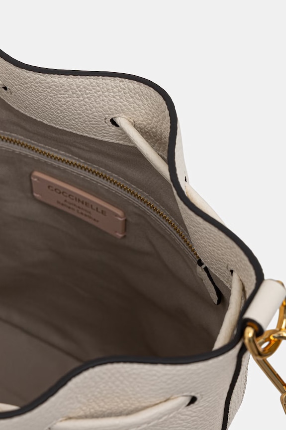 Кожаная сумочка Coccinelle E1.TFK.23.02.01 бежевый