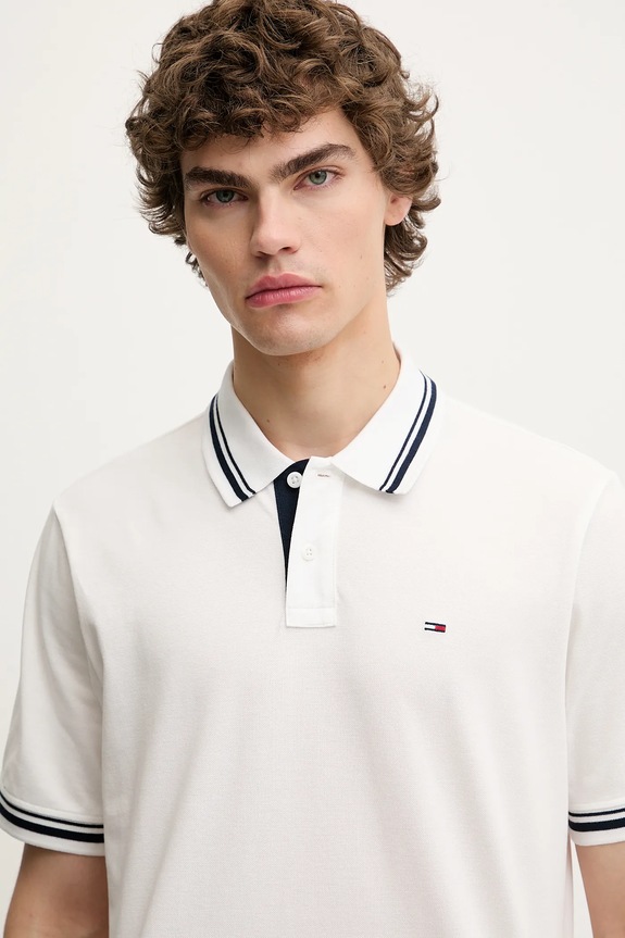 Βαμβακερό μπλουζάκι πόλο Tommy Jeans λευκό DM0DM21846