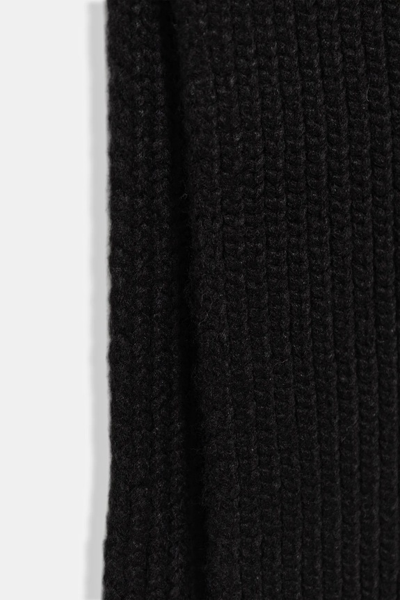 UGG szalik z domieszką wełny CHUNKY 102787 czarny AW25