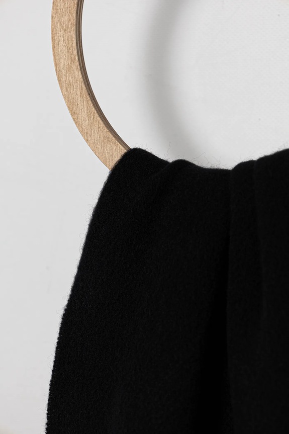 Calvin Klein eșarfă de lână LV04D8060G negru AW25