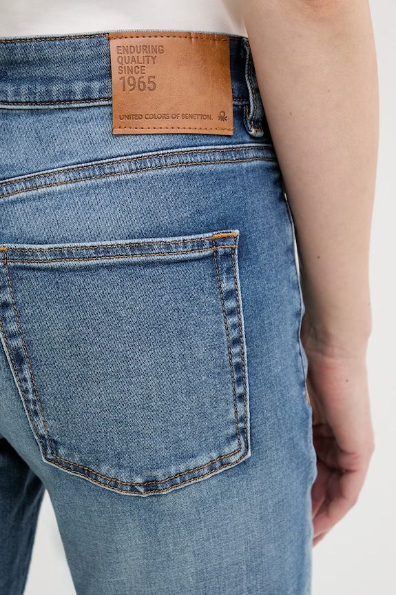 United Colors of Benetton Jeansy bootcut niebieski 4IMHDE00G