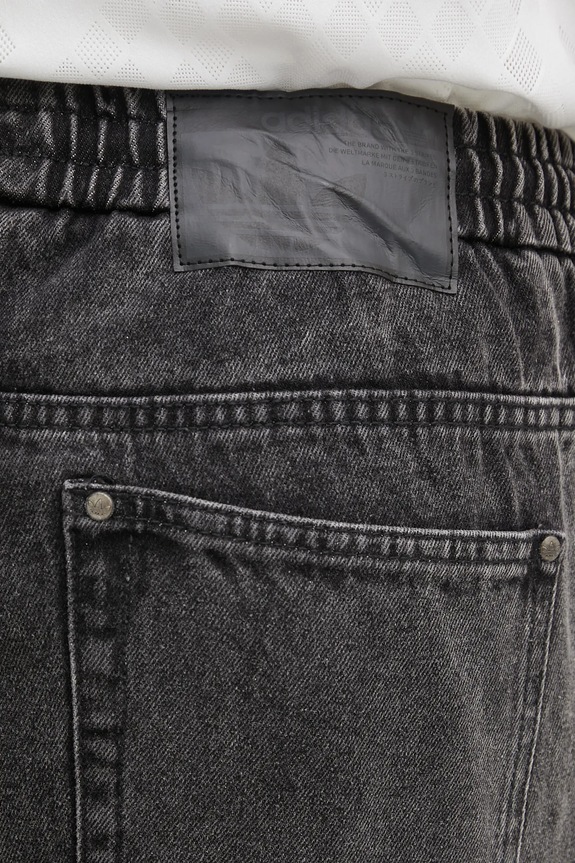 adidas Originals spodnie dresowe bawełniane Adilenium Denim czarny KF8543