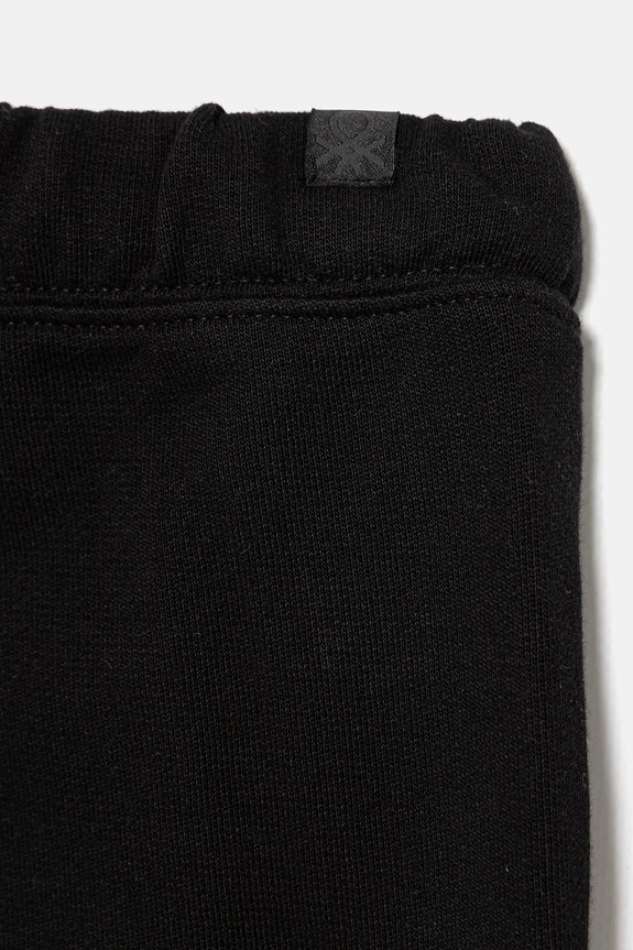 Chlapec Detské bavlnené tepláky United Colors of Benetton 3J68GF027.P.Reprop.9BYA čierna