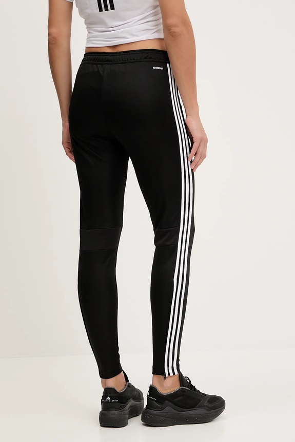 Odzież adidas Performance spodnie dresowe Tiro Essentials JP2530 czarny