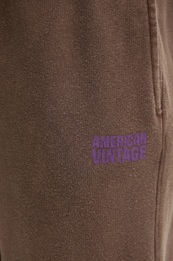 American Vintage spodnie dresowe bawełniane brązowy PLI05B