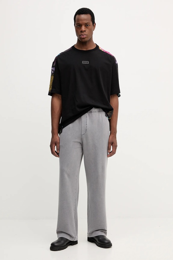 Бавовняні спортивні штани Versace Jeans Couture 79GAAE00.CF00E сірий AW25