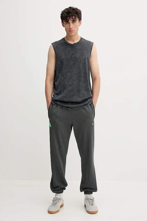 Βαμβακερό παντελόνι adidas x Mercedes JX8777 γκρί AW25