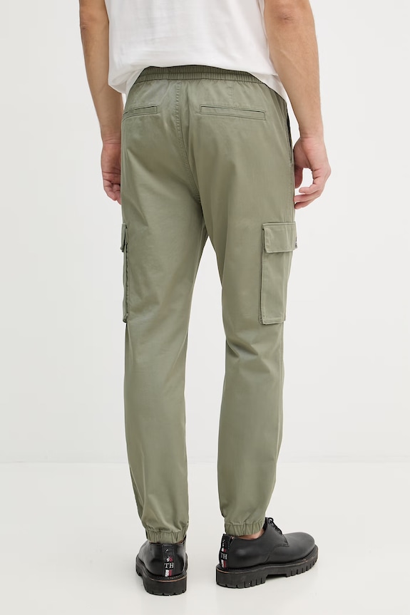 Oblečenie Calvin Klein Jeans nohavice cargo pánske bavlnené s elastanom LV04RD608G zelená