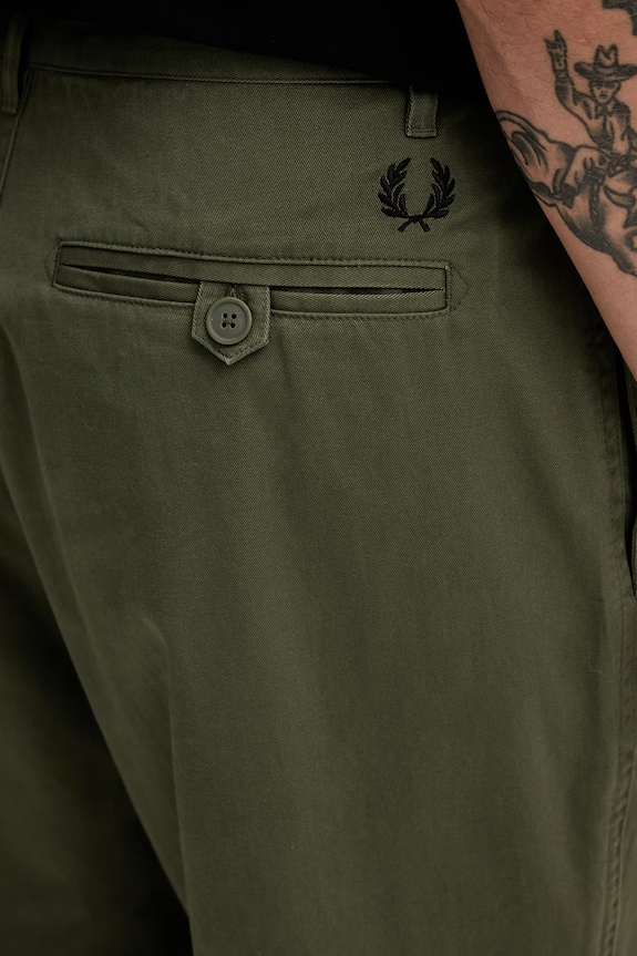 Bavlnené nohavice Fred Perry zelená T9130