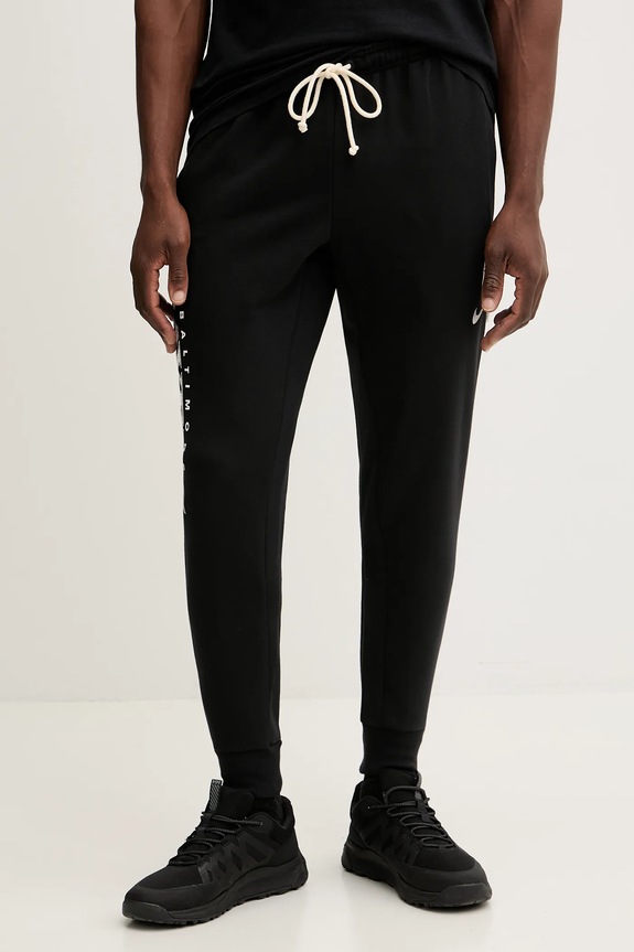 Donji dio trenirke Nike Dri-Fit SI Taper Pant natpis crna 03B0.00A.8G.JK2