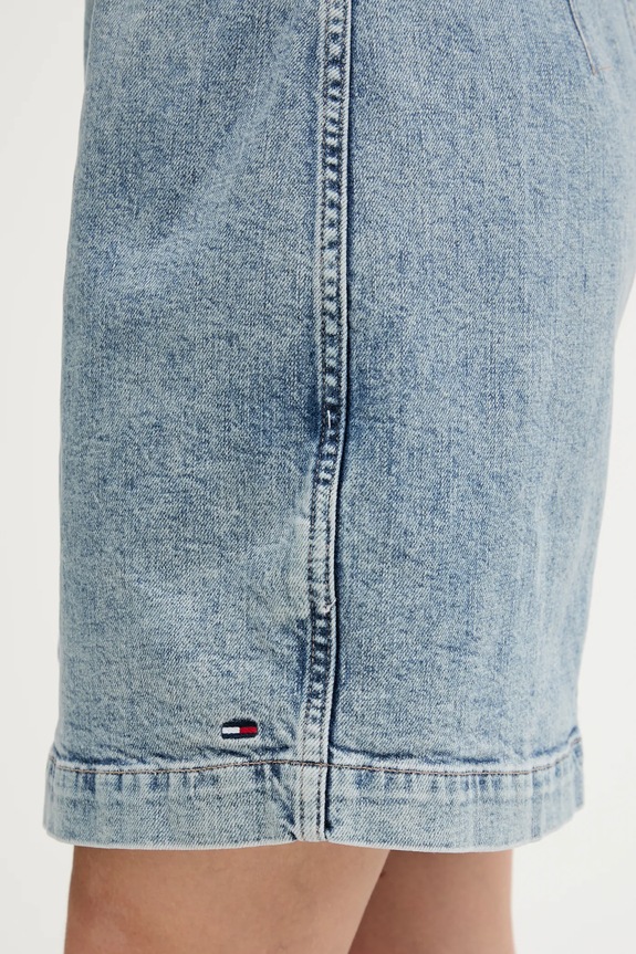 Džínové šaty Tommy Jeans DW0DW20520