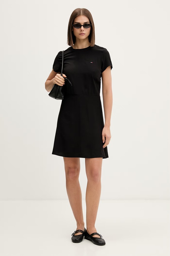 Tommy Jeans лятна рокля от вискоза DW0DW21120 черен AW25