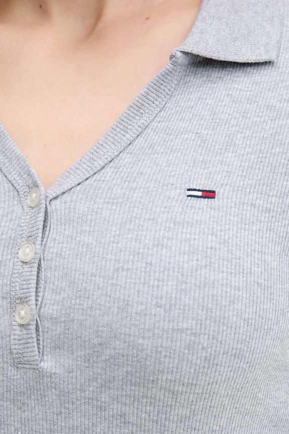 Šaty Tommy Jeans DW0DW21172 sivá