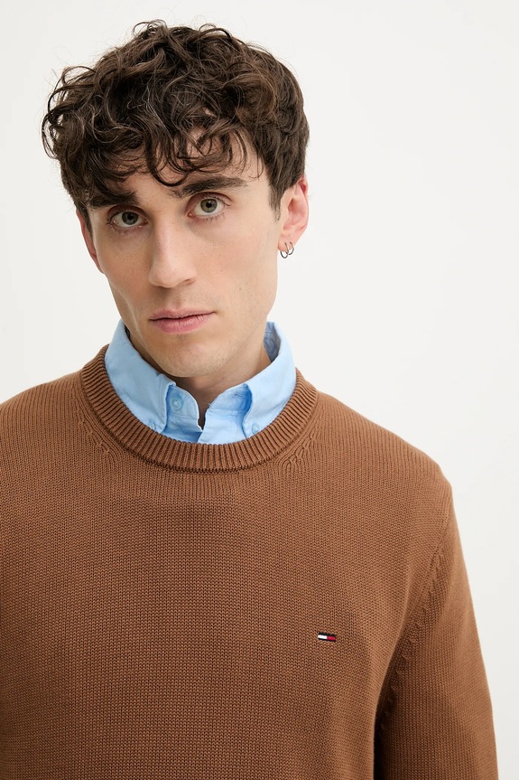 Βαμβακερό πουλόβερ Tommy Jeans καφέ DM0DM21787