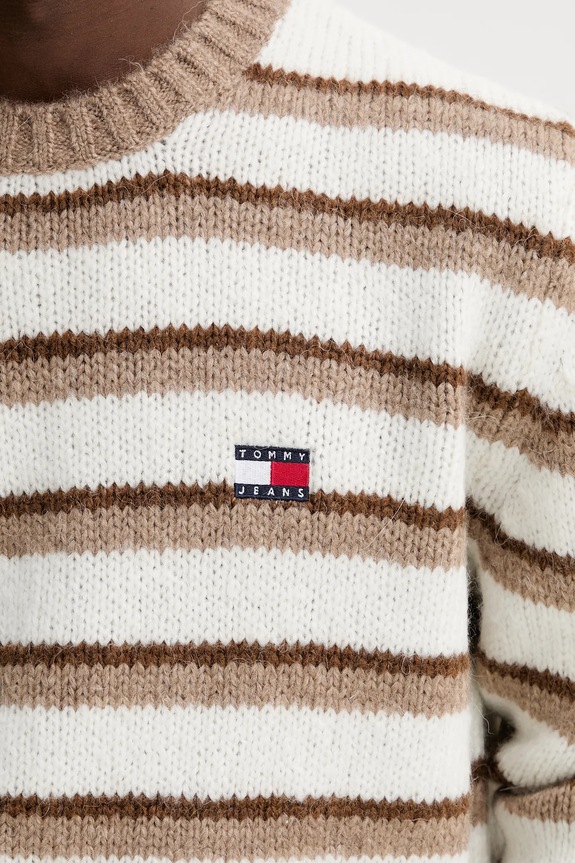 Пуловер с вълна от алпака Tommy Jeans DM0DM22109 кафяв