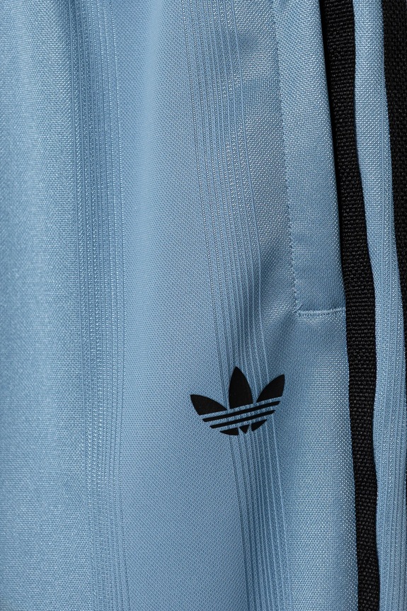 Detské krátke nohavice adidas Originals modrá HZ0806