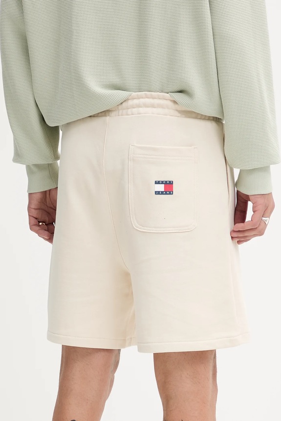 Дрехи Памучен къс панталон Tommy Jeans DM0DM21781 бежов