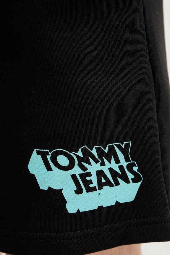 Bombažne kratke hlače Tommy Jeans črna DM0DM21803