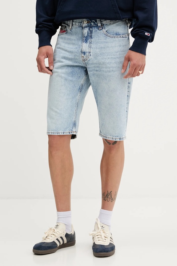 Rifľové krátke nohavice Tommy Jeans bavlna modrá DM0DM22146
